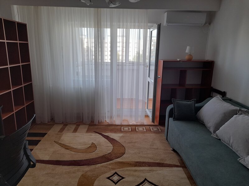 Vitan, Octavian Goga, Casa de Pensii, et. 7/8, 40 mp, 1989, decomandata